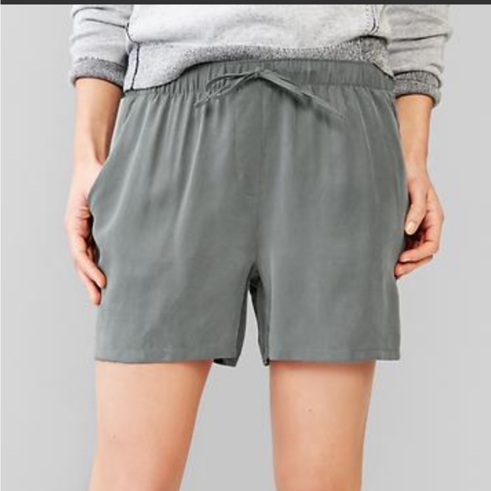 Gap Tencel Shorts Medium